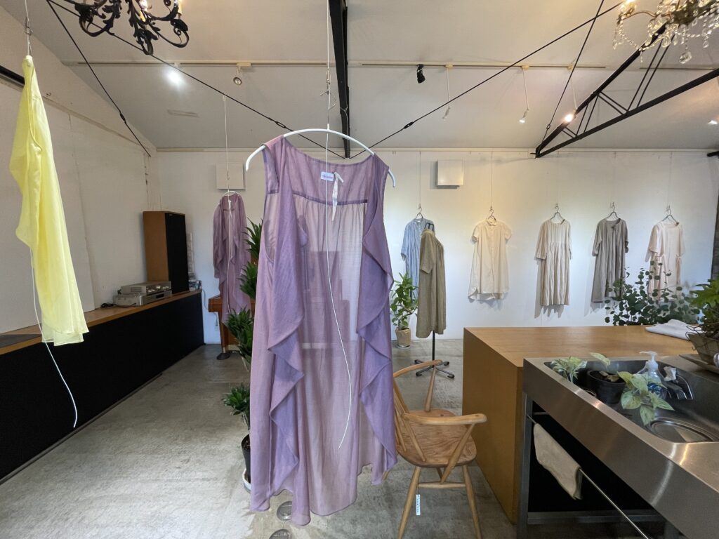 Sa-Rahの透け感のあるお洋服、パープル。