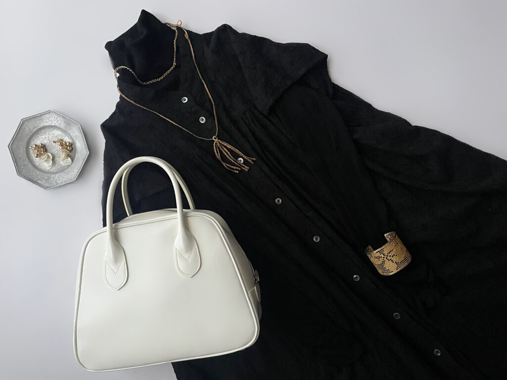 Sa-Rahの黒の総レースのワンピースの妄想コーデ、パターンその5