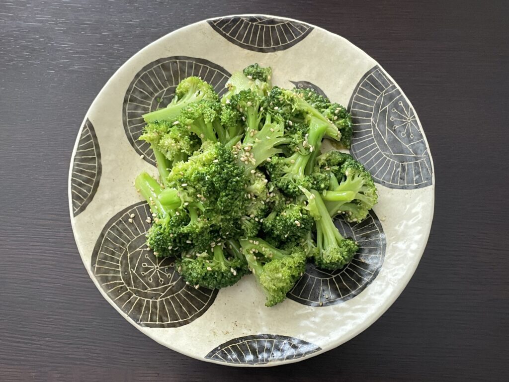 コウケンテツさんのレシピ「ブロッコリーのナムル」を40代主婦が作ってみた写真。