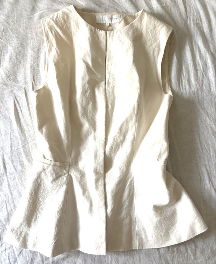 ZARAのペプラムトップス