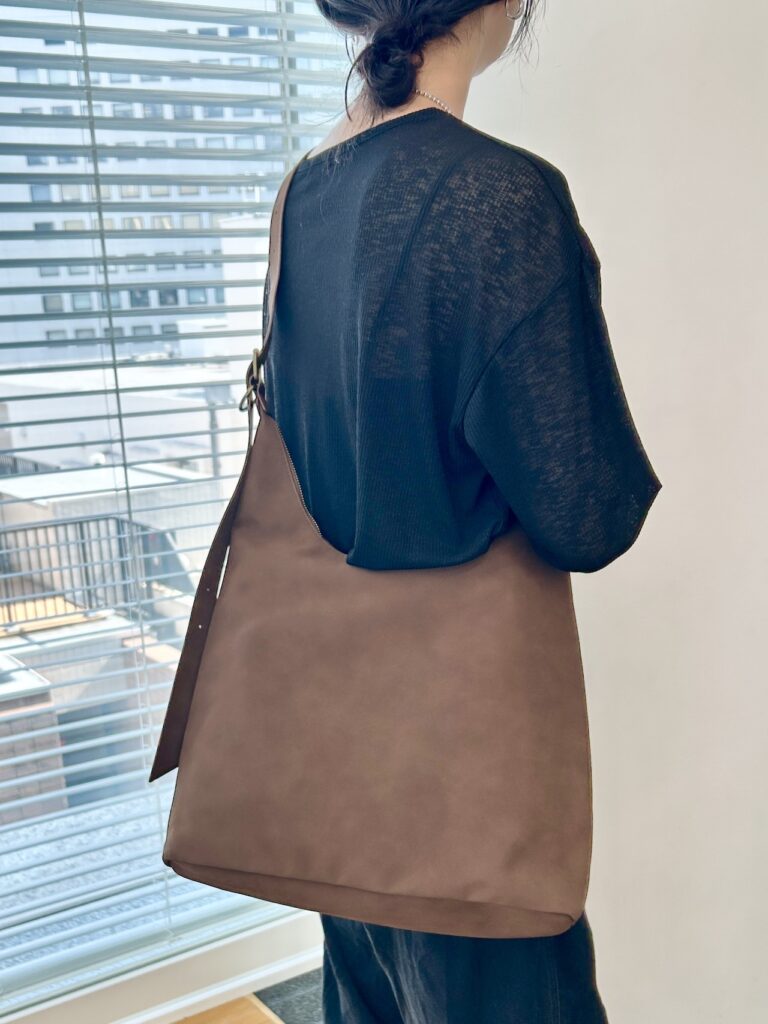 GU「2WAYロングベルトバッグ」