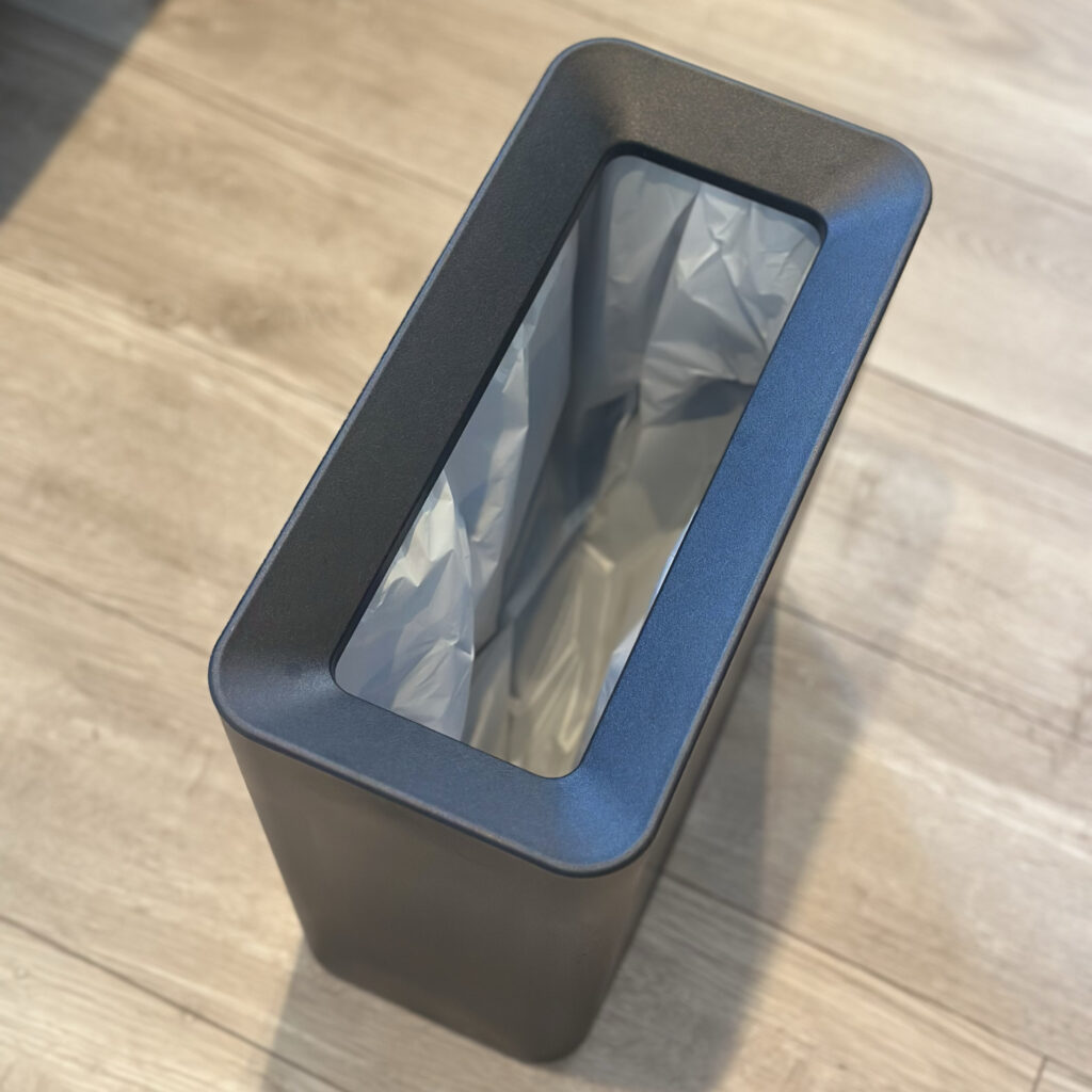 ニトリの抗菌消臭ダストボックス(角型スリム ルクレールCV ブラック)