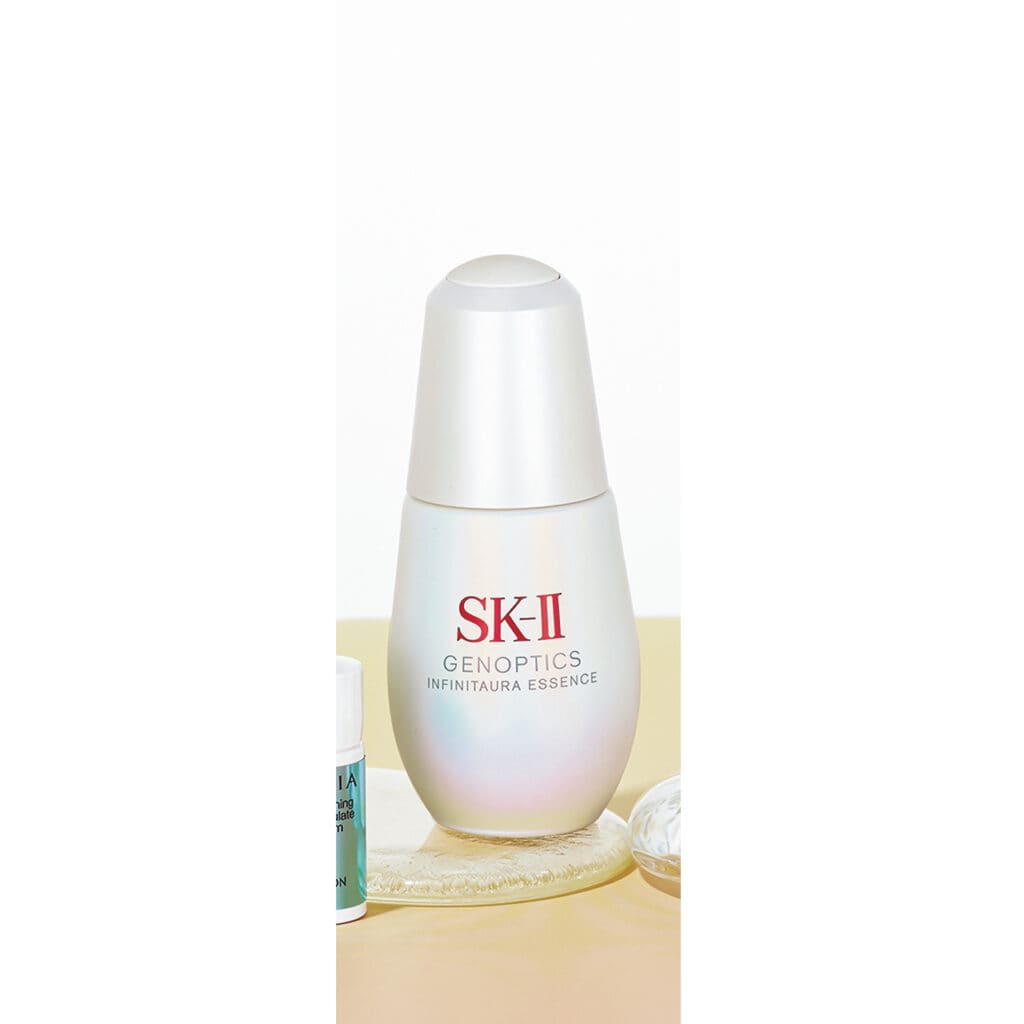 SK-II
ジェノプティクス インフィニットオーラ エッセンス　30㎖￥22000（編集部調べ）
