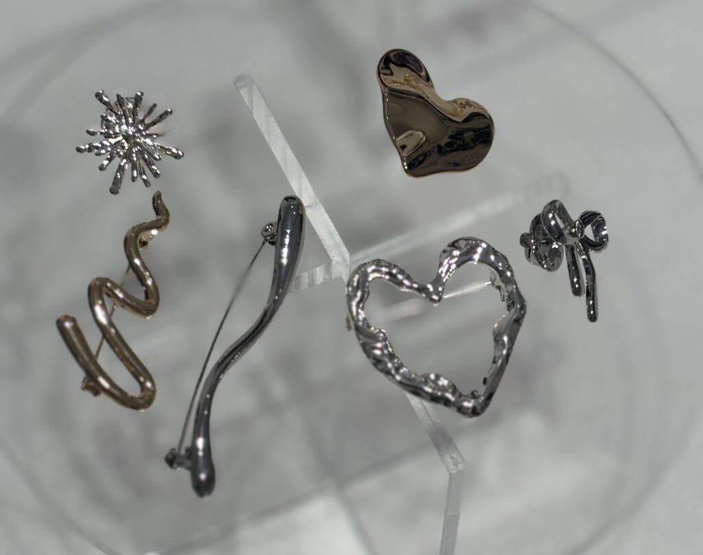 GU モチーフブローチ3P