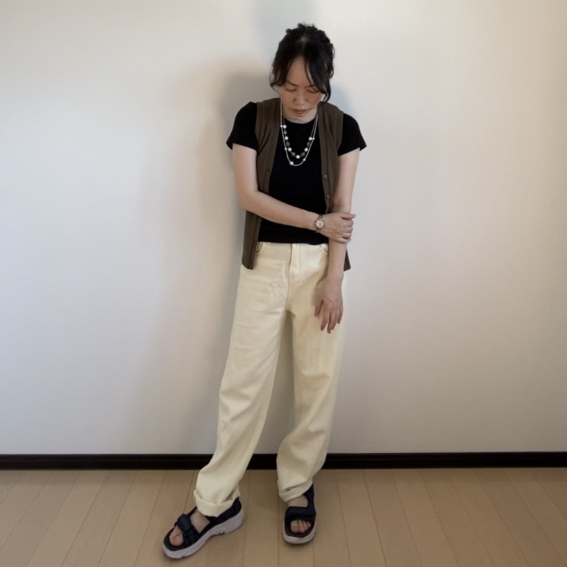 黒　コーデ　ユニクロ