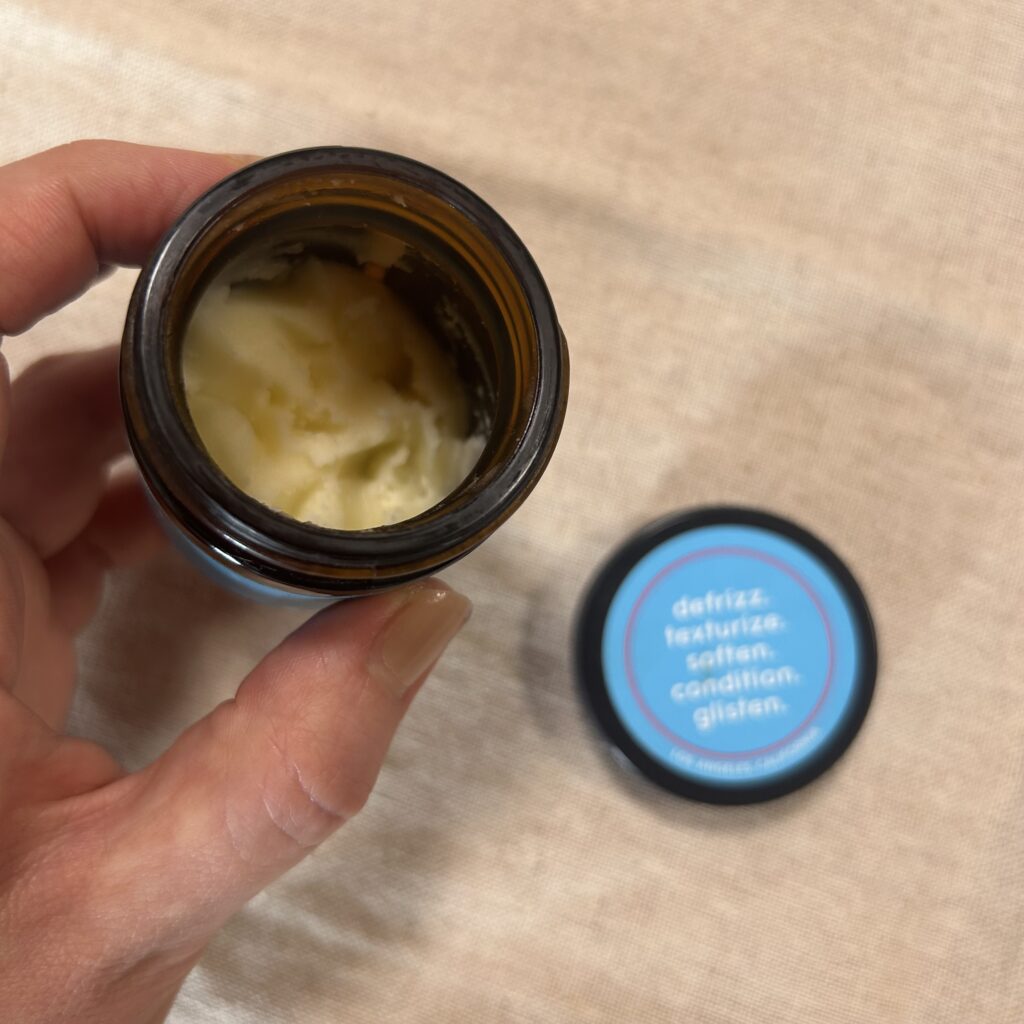 髪全体におすすめの「ザ・プロダクトのヘアワックス」　中身