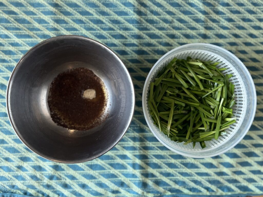 【LEEレシピ】今井真実さんのジョングジ（韓国風にらの和え物）をコンビニアレンジしてみた TB icoco