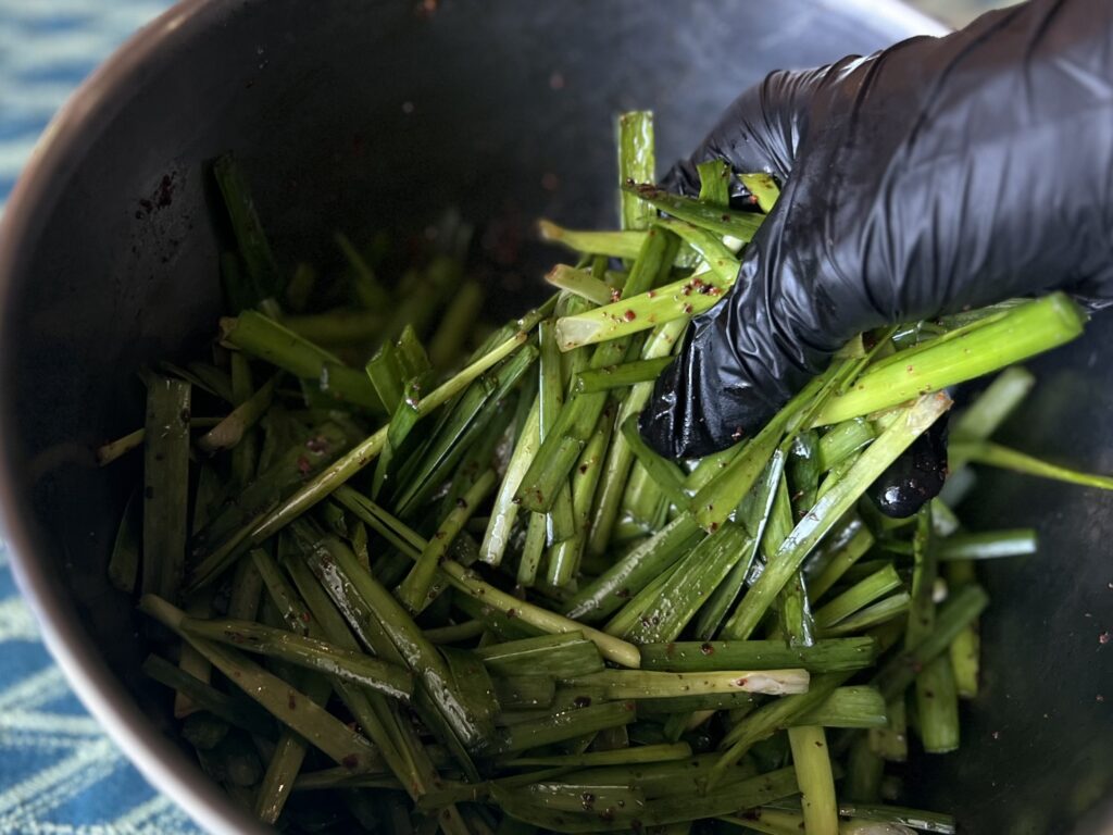 【LEEレシピ】今井真実さんのジョングジ（韓国風にらの和え物）をコンビニアレンジしてみた TB icoco