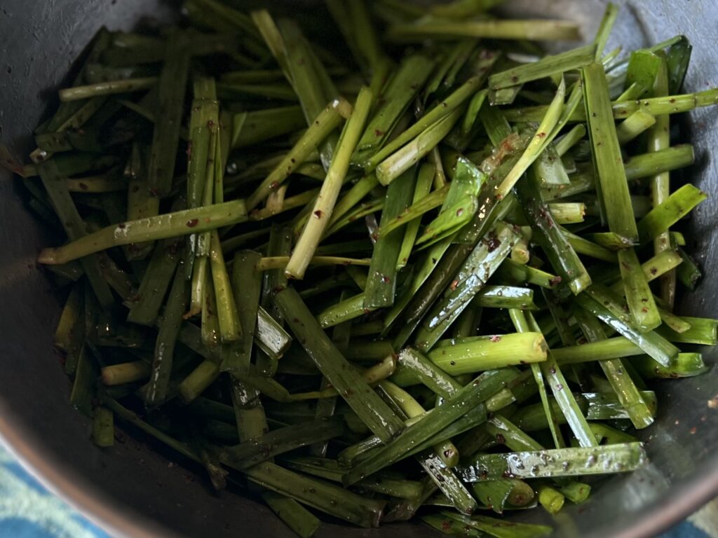 【LEEレシピ】今井真実さんのジョングジ（韓国風にらの和え物）をコンビニアレンジしてみた TB icoco