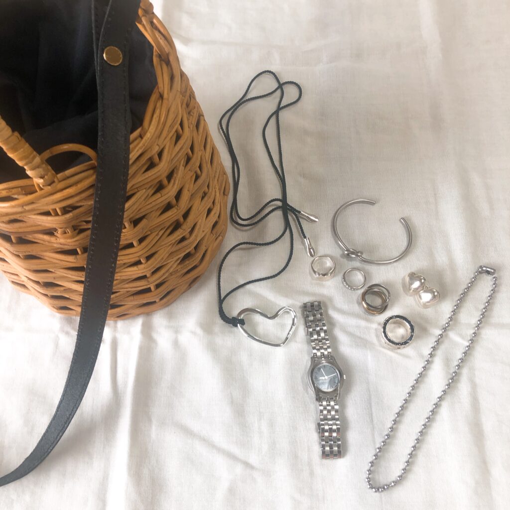 かごバッグ　マルシェ　インムード　コードネックレス　シルバー　アクセサリー　ミキモト　バングル　EMUN エムン　e.m. イーエム　CENE 　セネ　トリプルウェブリング