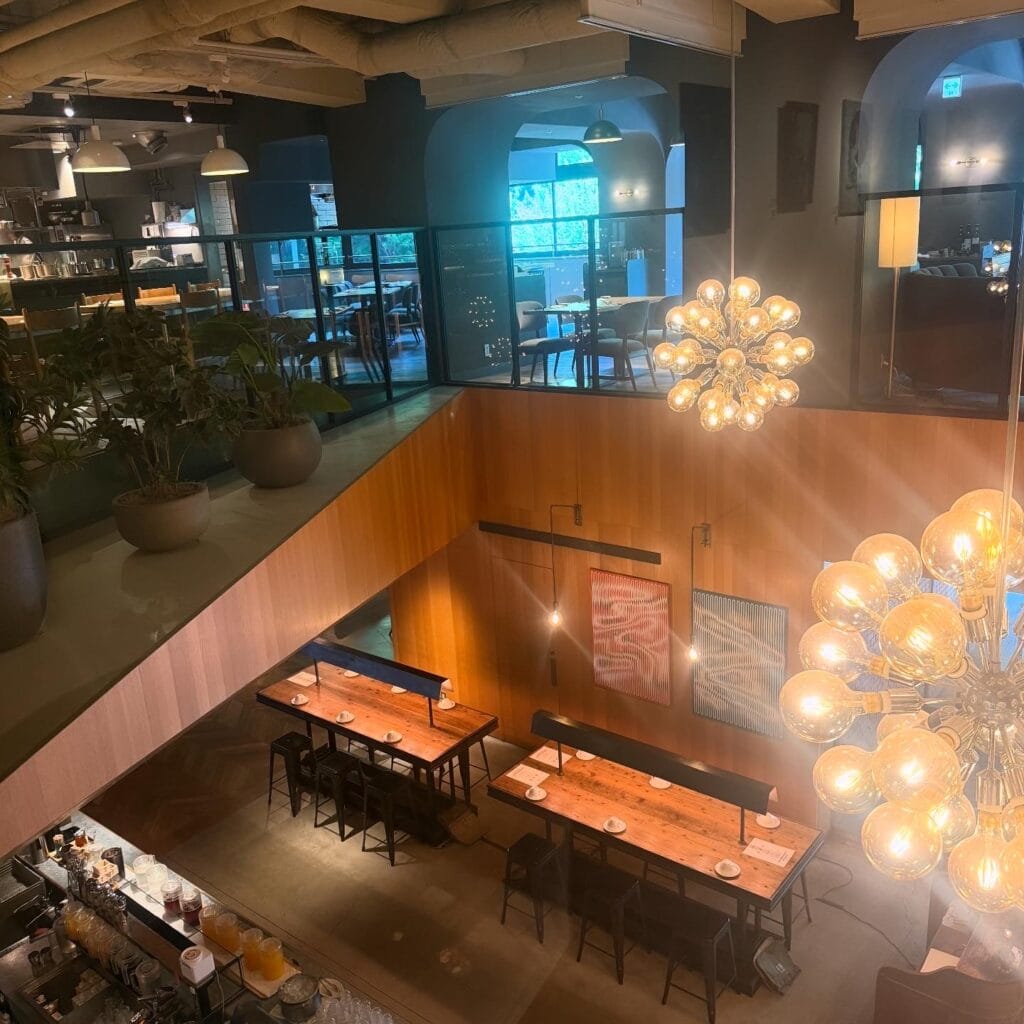 モアザングリル　新宿