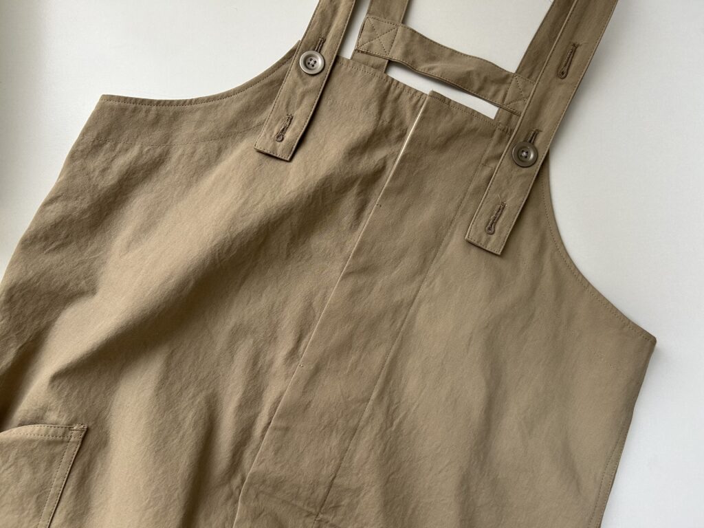 40代後半女性購入品のおとなっぽいオーバーオール