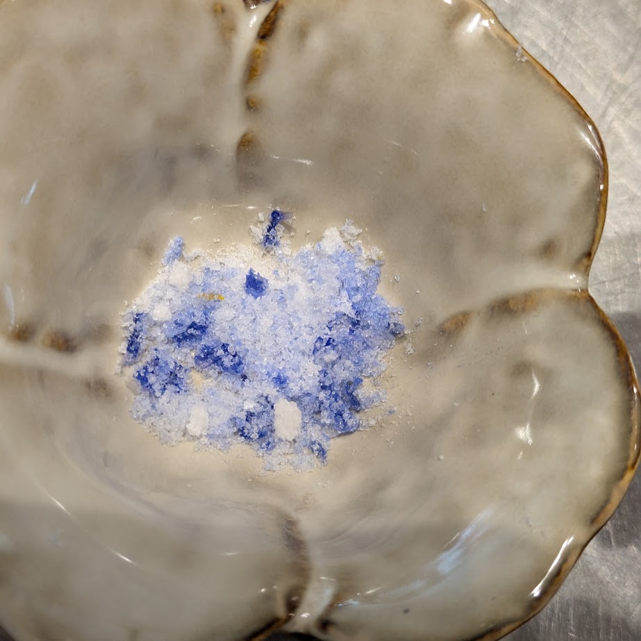 花びら　ツユクサ　青塩