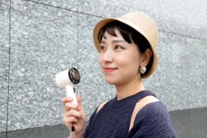 LEEキャラクター足立沙織さん愛用のASKRTECHのハンディファン