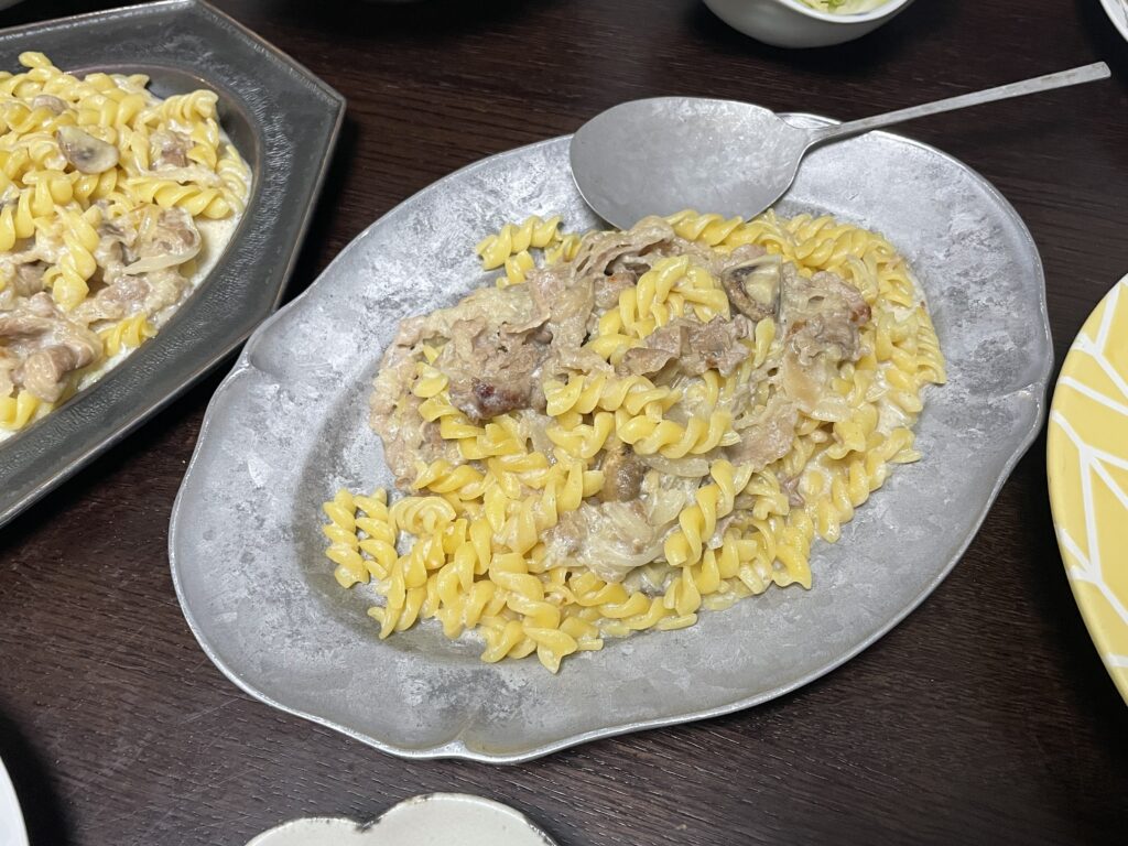 今井亮さんの「エンタ麺」レシピ「ビーフストロガノフ風パスタ」を40代主婦が作ってみた写真【その1】