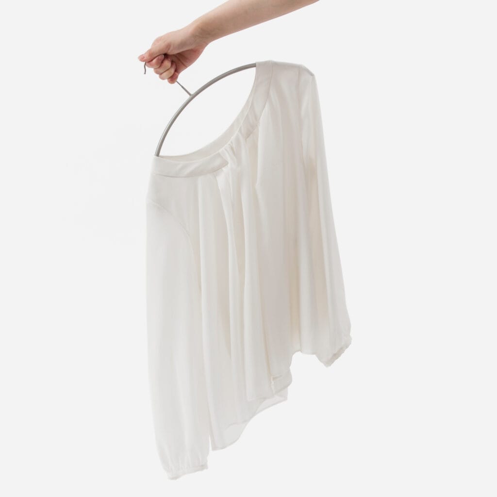 KEYUCA　滑らないハンガー ニット・デリケート衣類用