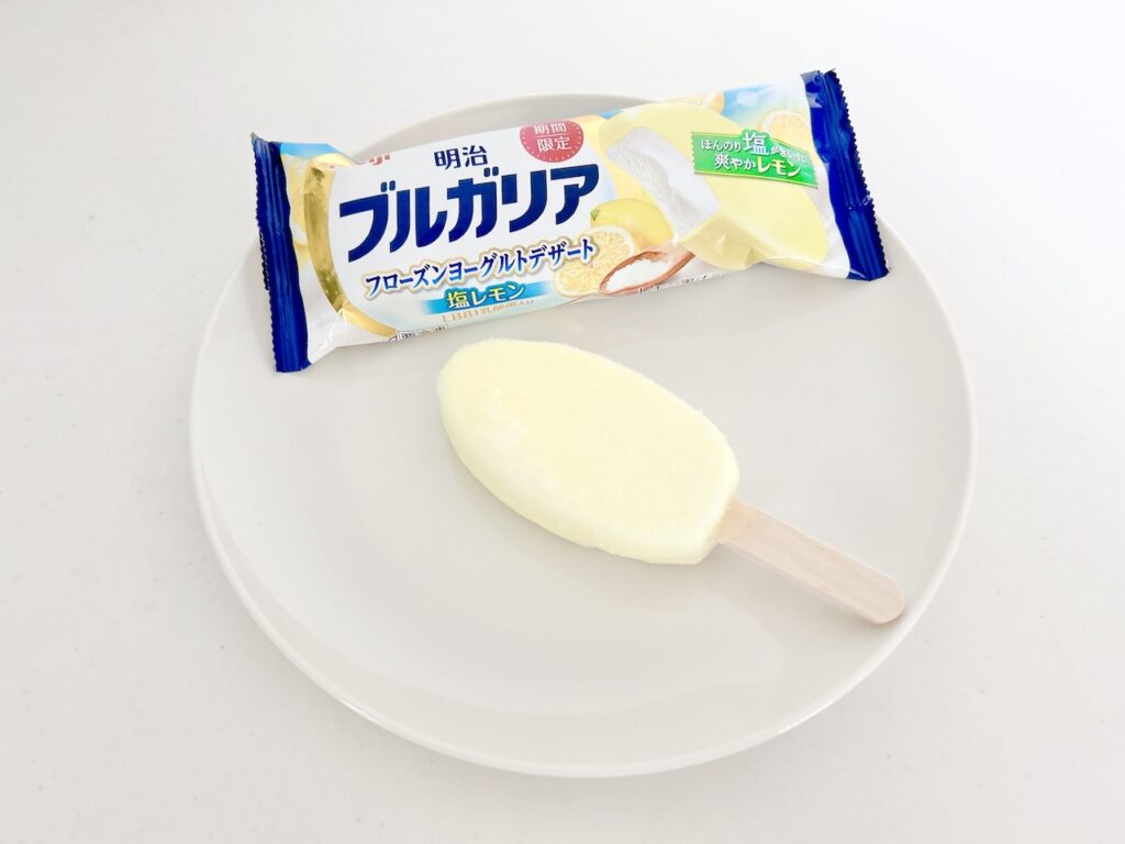 明治ブルガリア フローズンヨーグルトデザート 塩レモン　パッケージとアイス