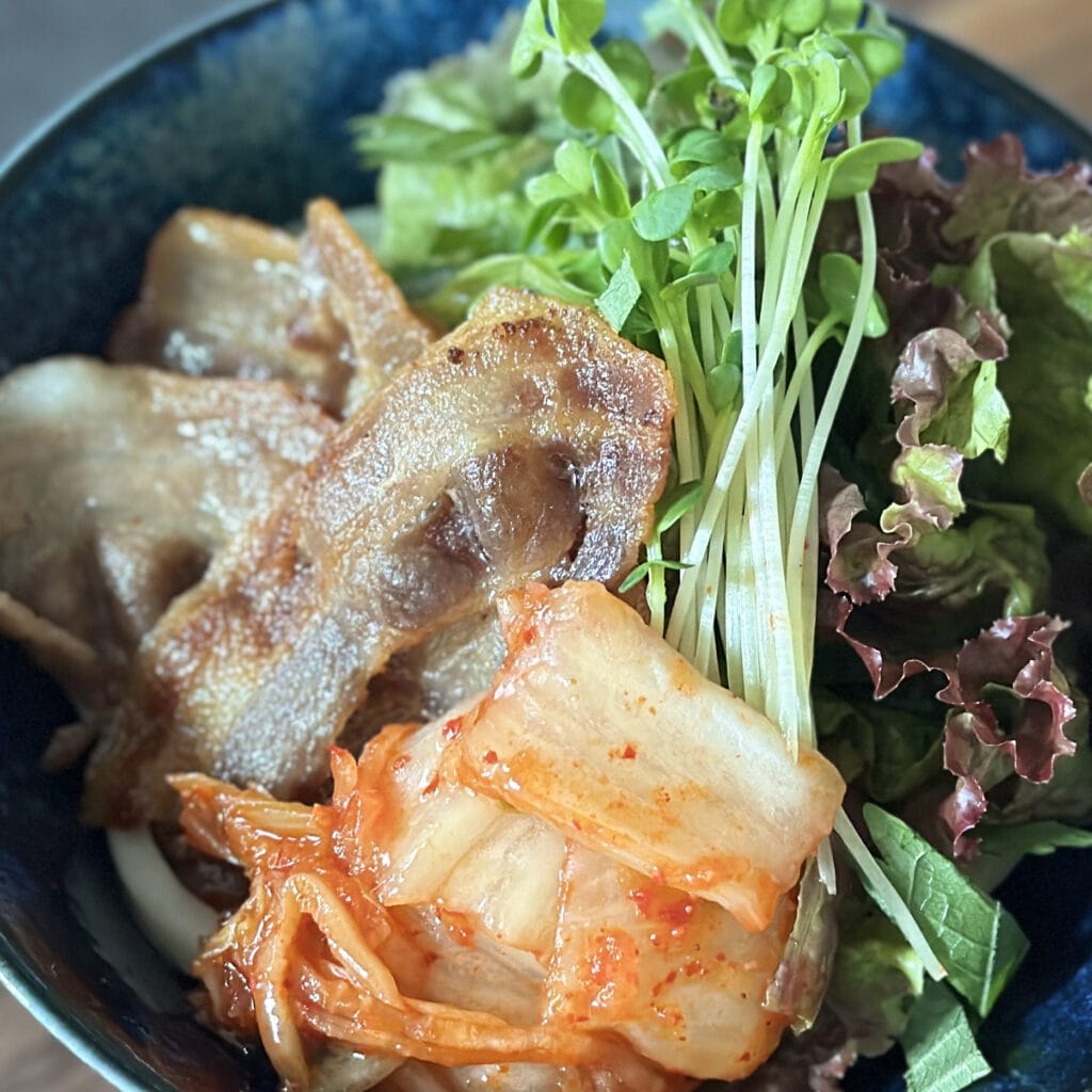 【LEE8•9月号 | エンタ麺特集】サムギョプサルのっけうどん