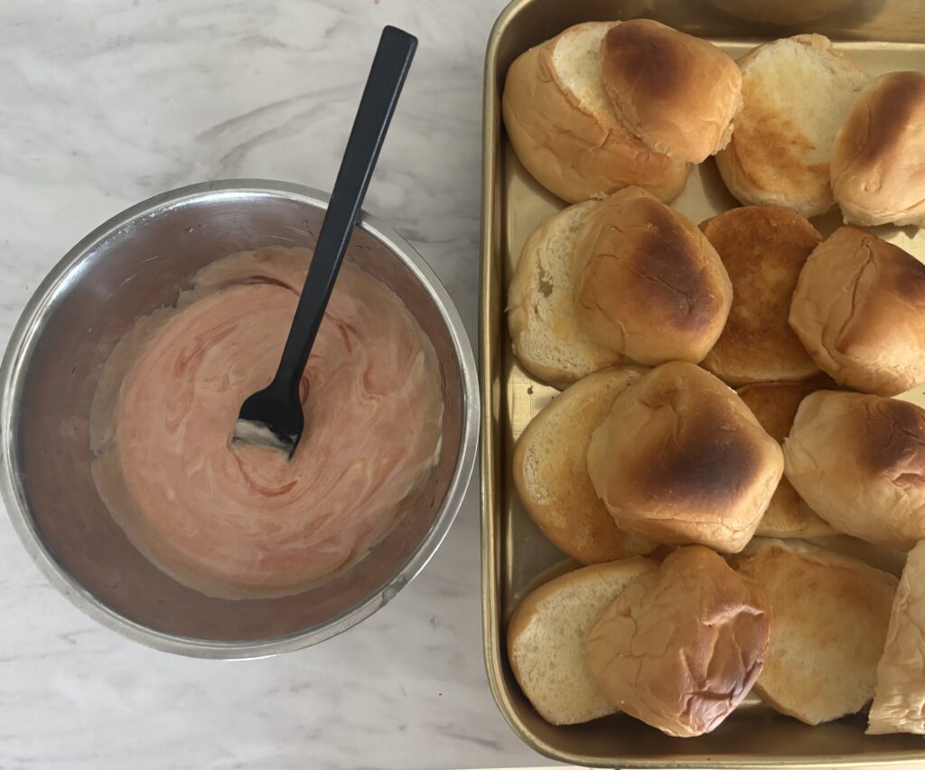 ディナーロールを使って調理