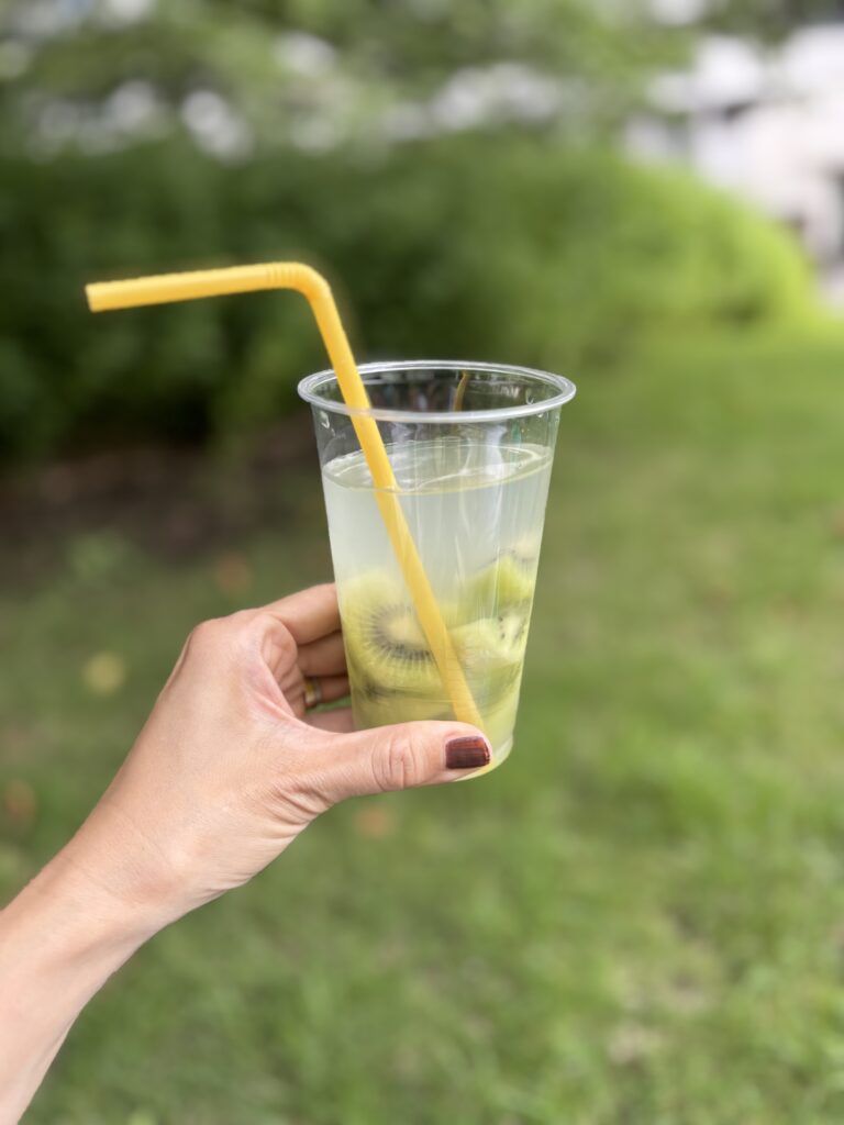 フルーツを加えたスポーツドリンク