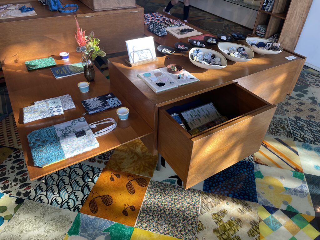 湘南T-SITE内、ミナペルホネンKOTIの店舗風景【その7】