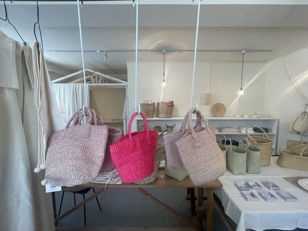 横浜市青葉区内の雑貨屋acuttiの店内写真その3