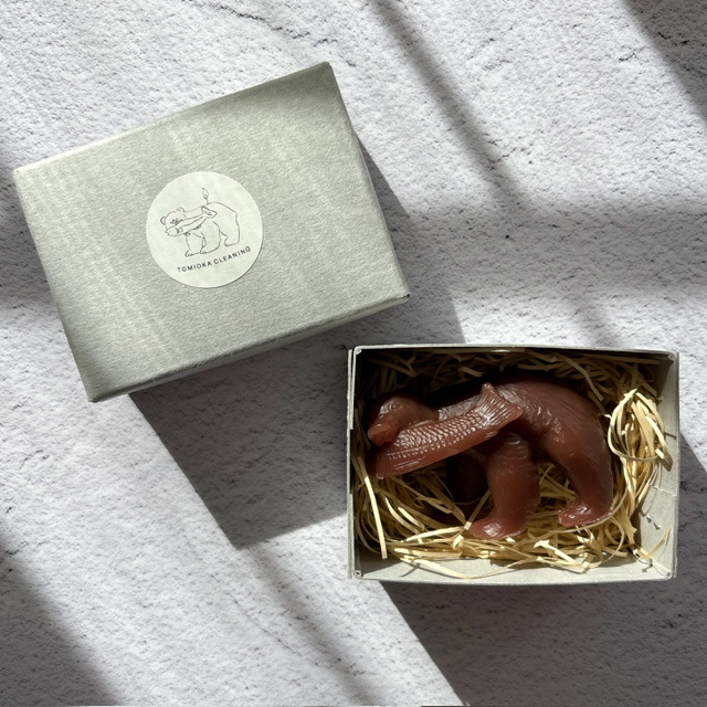 とみおかクリーニング / 木彫り熊キャンドル箱入りの写真