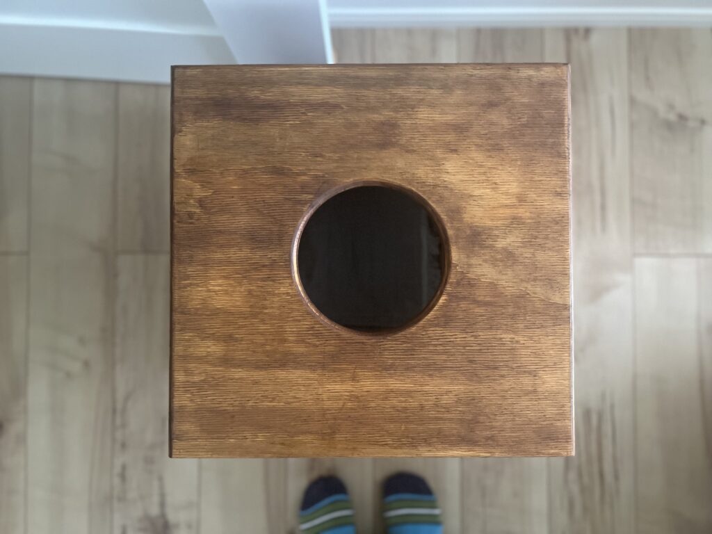 いきなり「蒸される」って聞くと怪しいけど（笑）、やってみたら思った以上に心地よくてビックリ！

マントをかぶって椅子に座ると、ふんわりとハーブの香りが立ちのぼってきて、もうそれだけで癒し…♡

蒸気の熱さ、香りの癒し、座り心地で「あれ？こんなにリラックスできるなんて！」と感動の声。

「途中で蒸しすぎて頭がホカホカになったのは秘密…」みたいなリアル感も。

実際の蒸され時間中の感想（心地よさ・汗の出方・気づき）

→ ※使っている様子が目に浮かぶような描写が◎