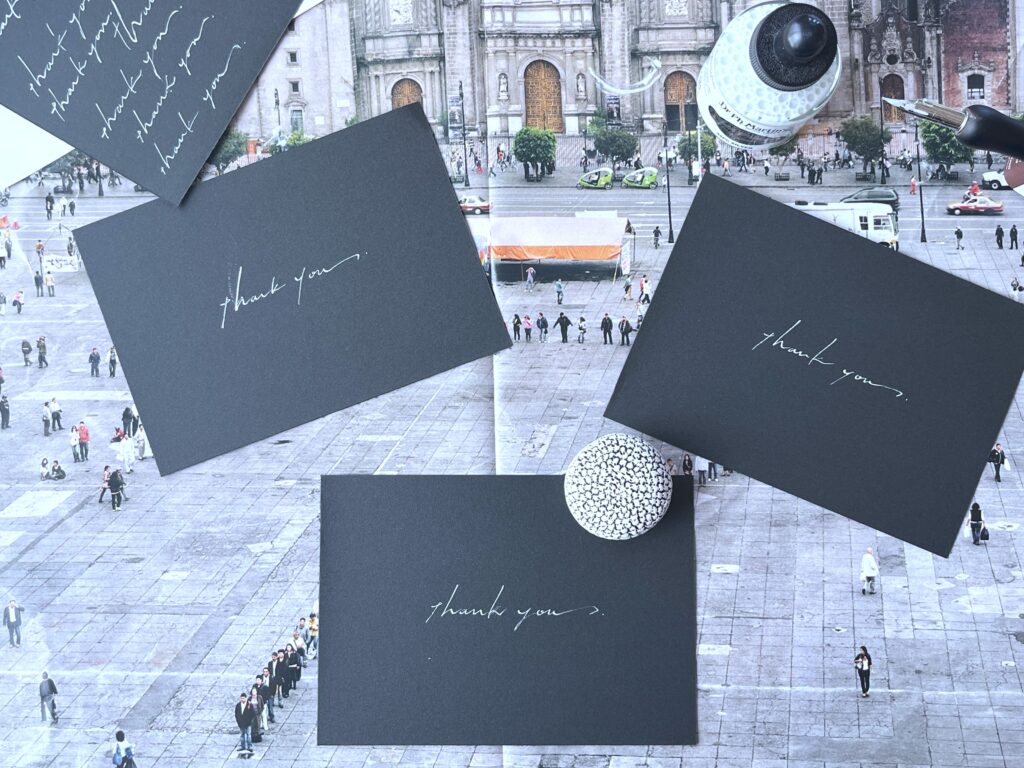 写真　カリグラフィーと手作りカード