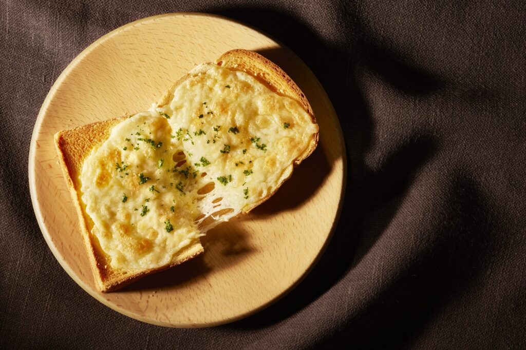 日立「2in1トースターレンジ」MRT-F100で調理した具載せトースト