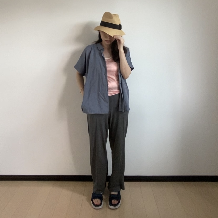 コーデ　ユニクロ　麦わら帽子