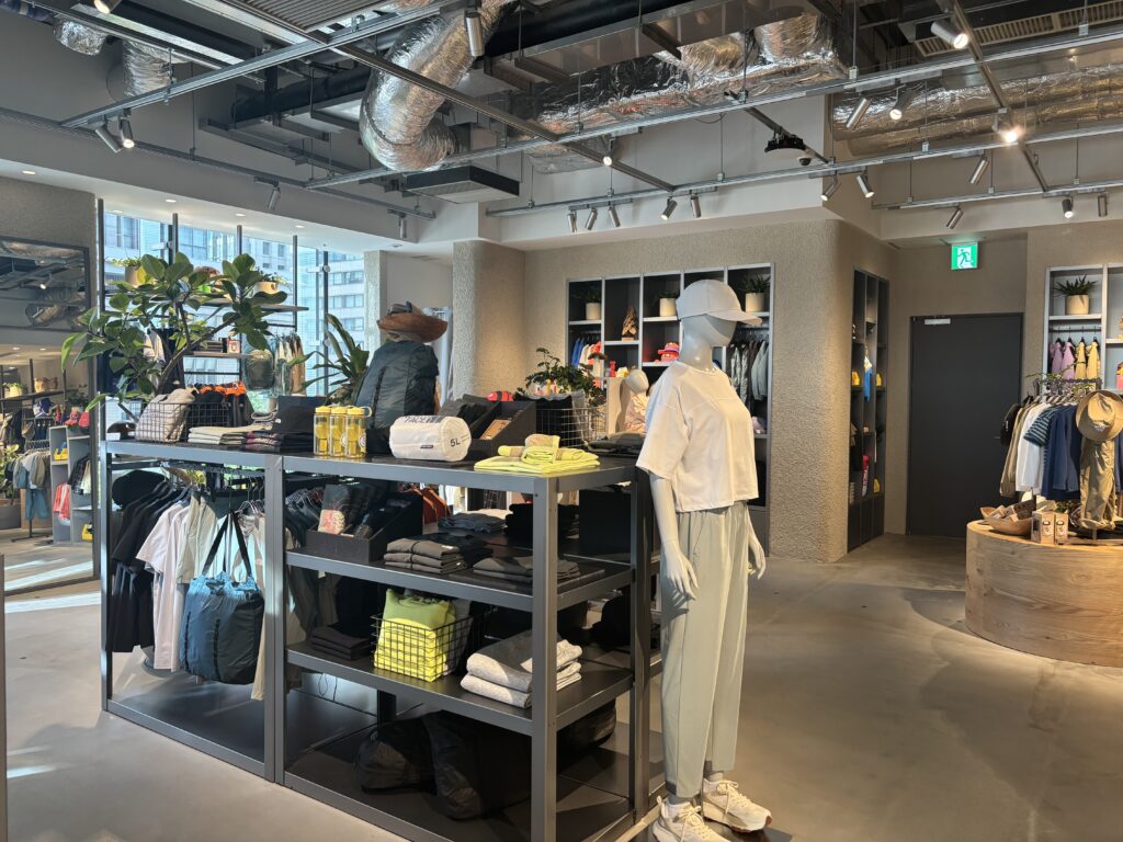 ザ・ノース・フェイス 丸の内の店内