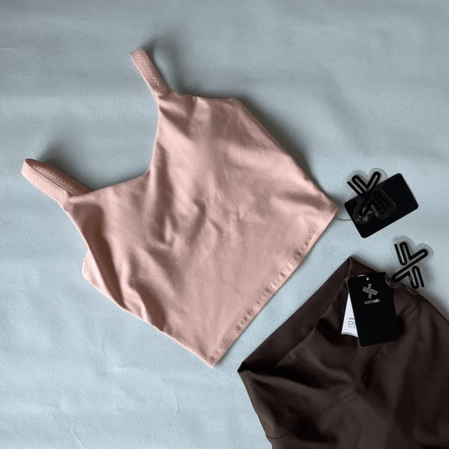 ゼクシィミックスのトップスとレギンス１