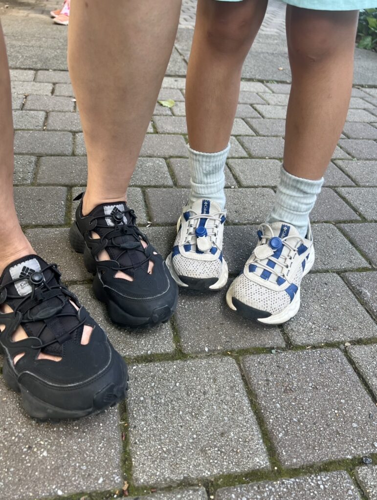 スタイリスト高橋美帆さん親子　コロンビアのシューズ