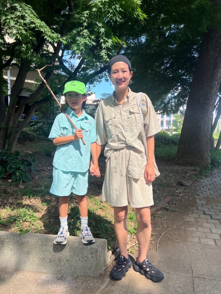 スタイリスト高橋美帆さん　コロンビアのシャツ＆ショートパンツ　親子おそろいコーデ