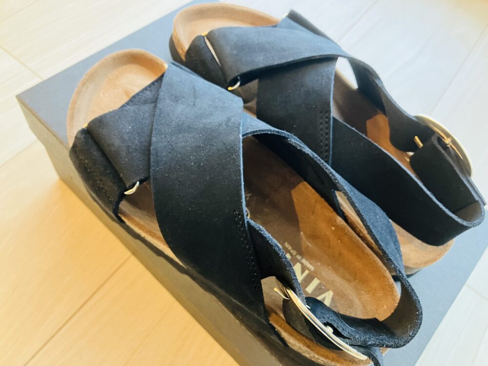 VINILO スエードクロスサンダル