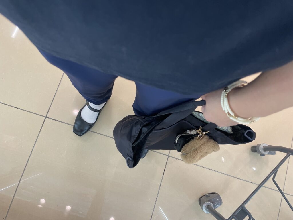 40代女性の2025年7月下旬コーデ、足元写真【その2】