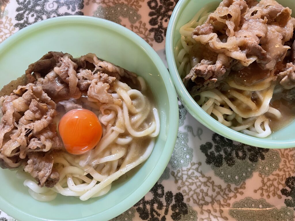 市瀬悦子さんのレシピ「牛すきとろろうどん」を40代主婦が作ってみた写真。