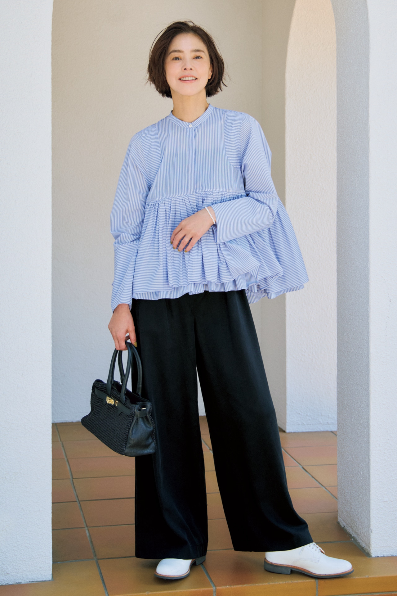 浅見れいなさんの12closet（トゥエルブクローゼット）【洗える】【接触冷感】落ち感セミワイドパンツ ブラックのコーデ