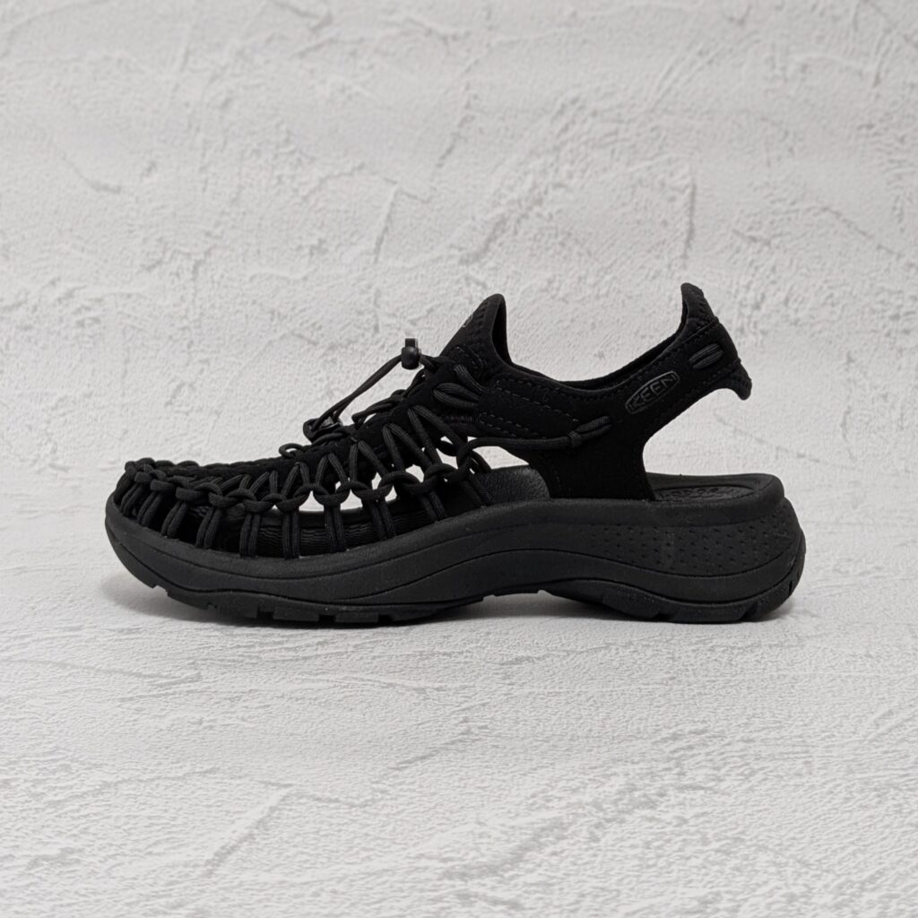 キーン ウィメンズ ユニーク アストリア ブラック 24cm ウィメンズ ユニーク | ユニーク アストリア | KEEN公式