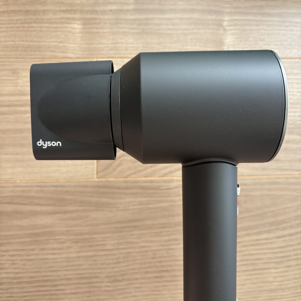 ダイソンドライヤー