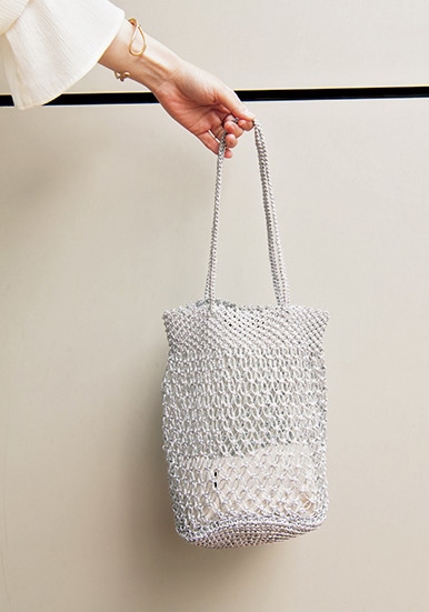 LEEキャラクター 神谷美寿々さんのバグマティのコーデ