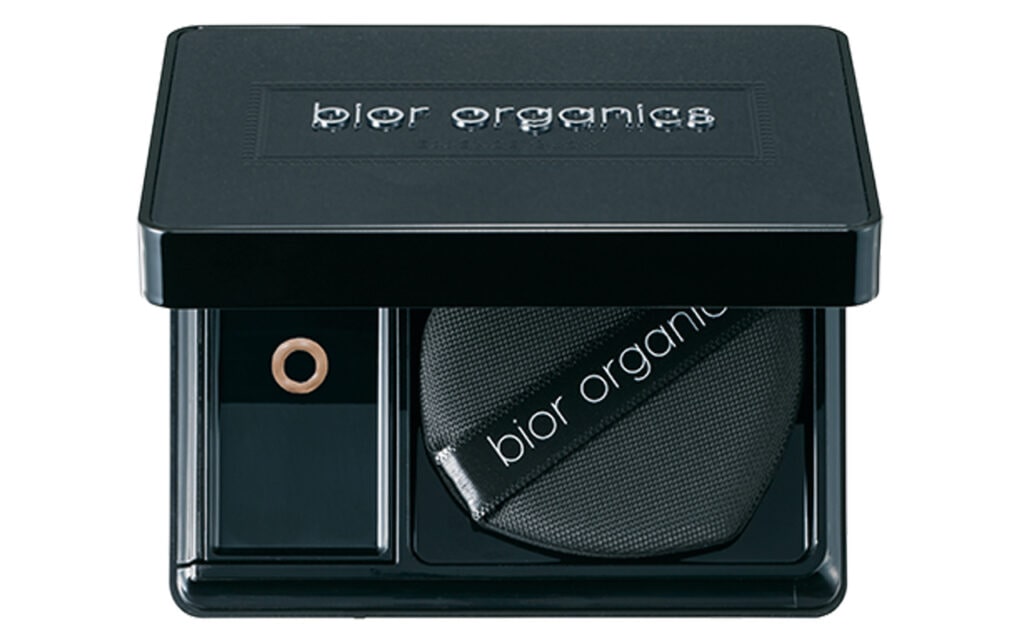 ビオールオーガニクス
オーガニックアクア エアレスクッション エッセンスグロウ　SPF50+･PA++++ 全3色￥5940（セット価格）