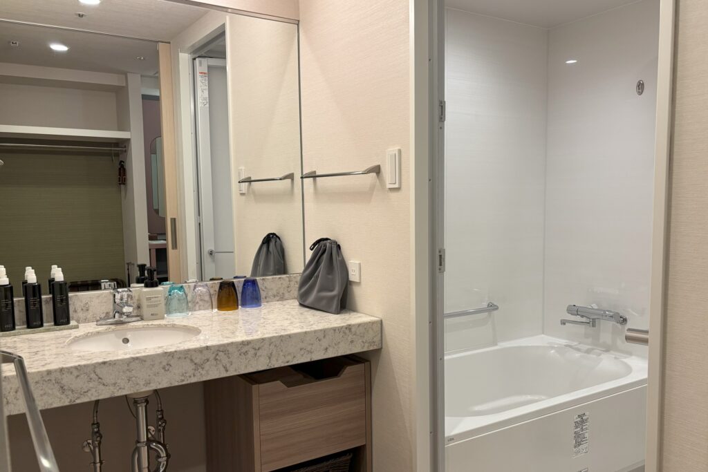 洗面台、バスルーム