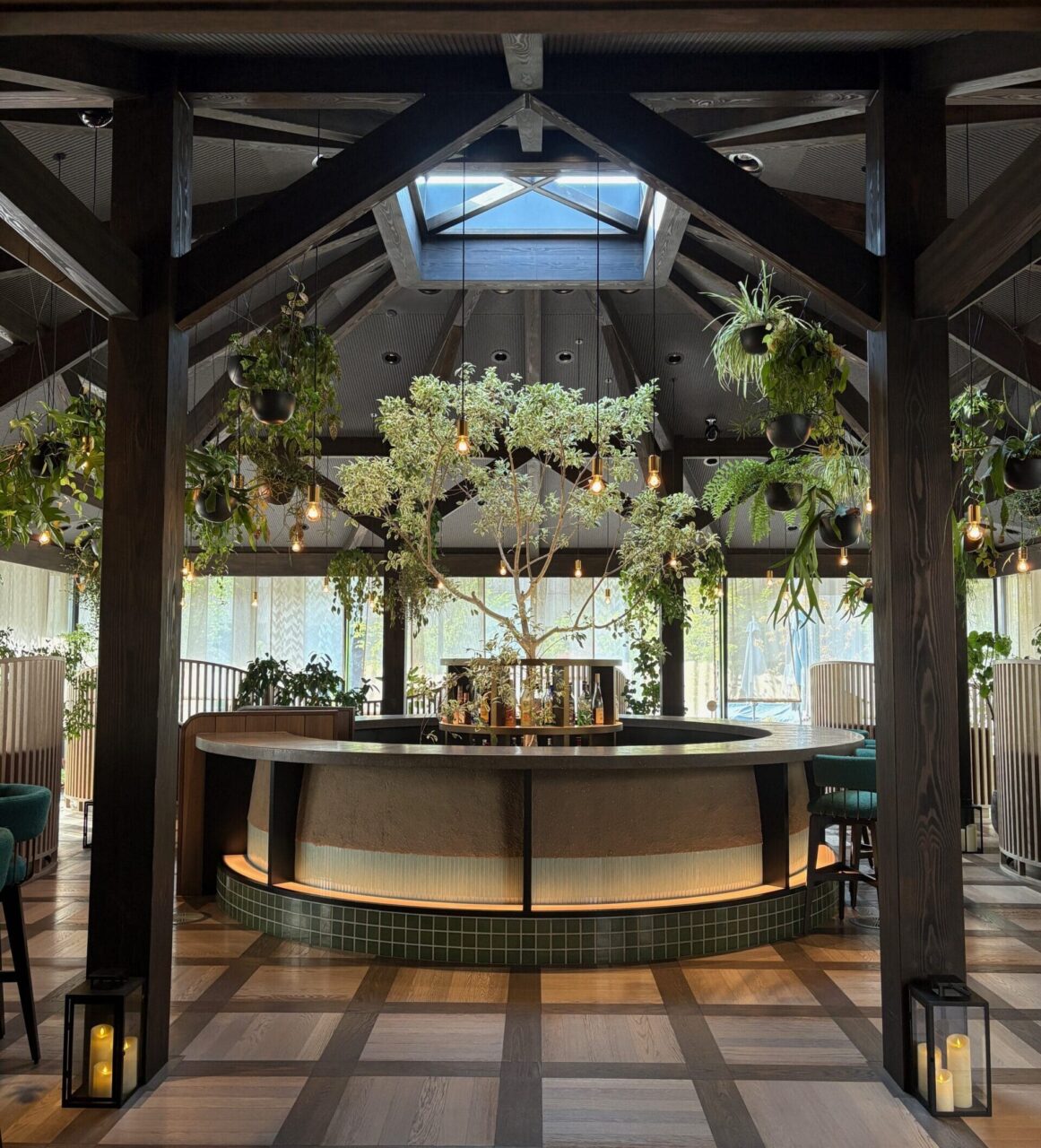 ホテルラウンジ　ふふ軽井沢陽光の風　グリーンで癒される