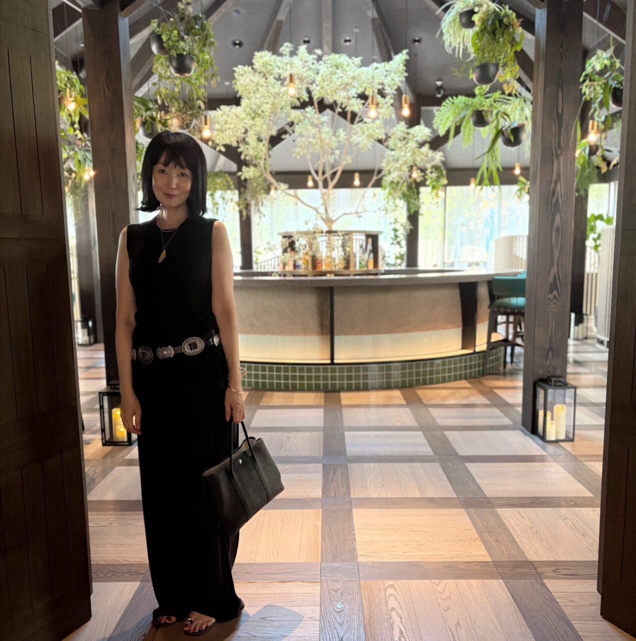 50代旅コーデ　ドゥーズィエム クラス　エルメスガーデンパーティー