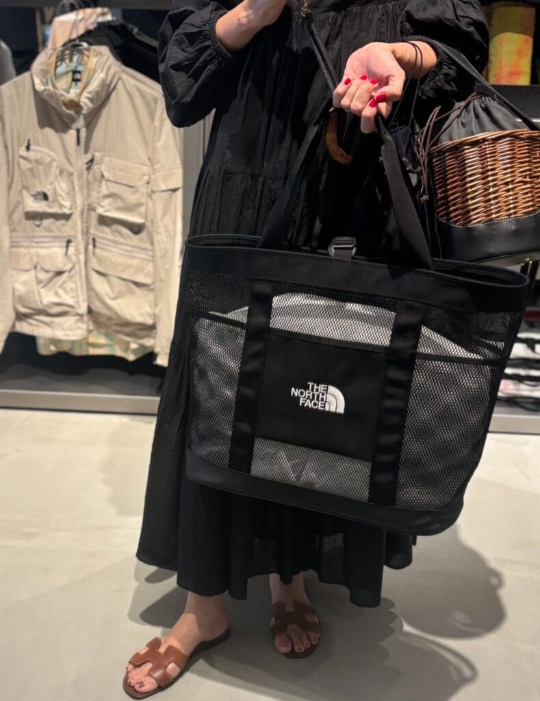 ザ・ノース・フェイス グラットンメッシュトートのコーデ