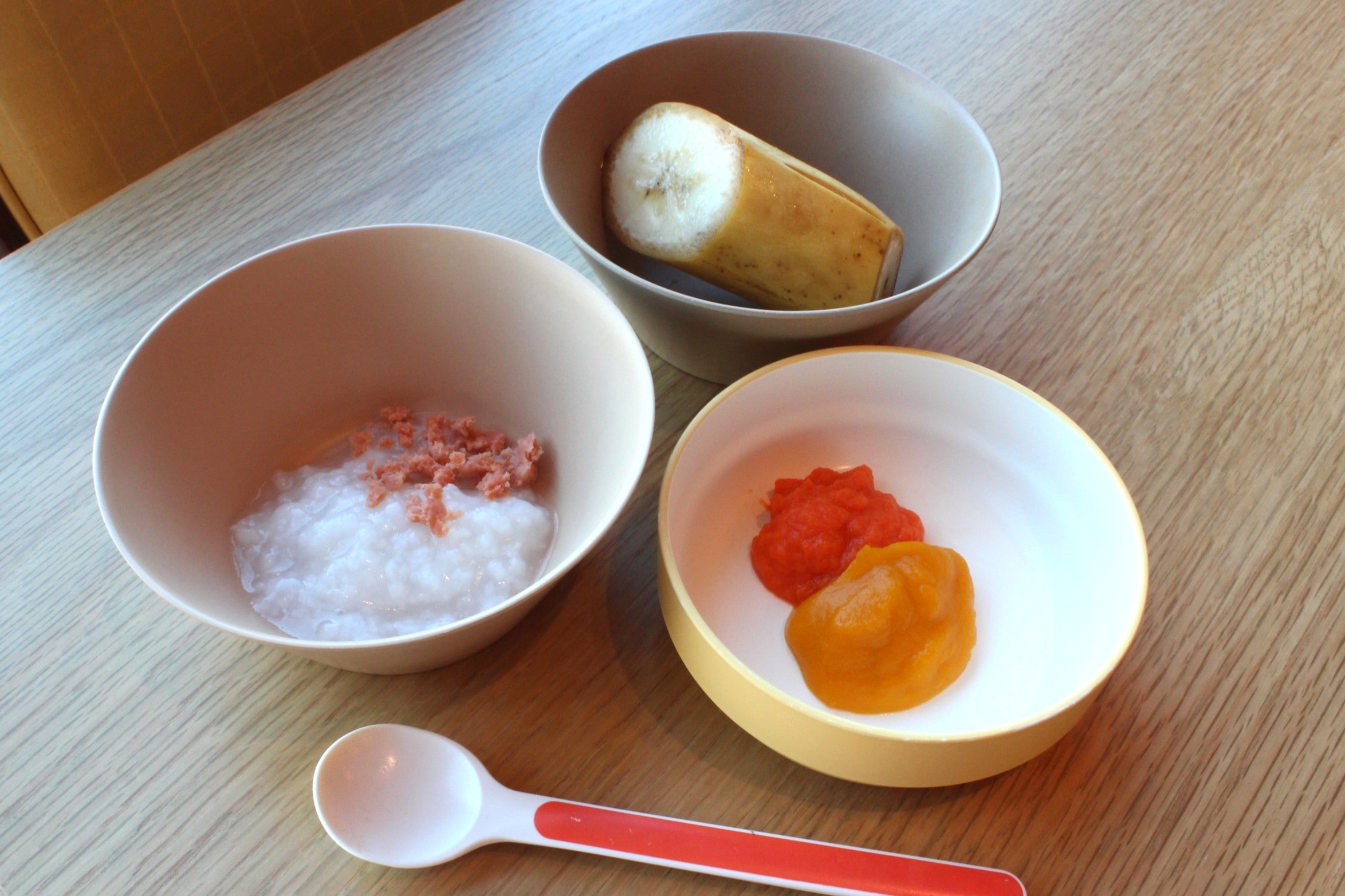 離乳食集合　おかゆ、ペースト、バナナ