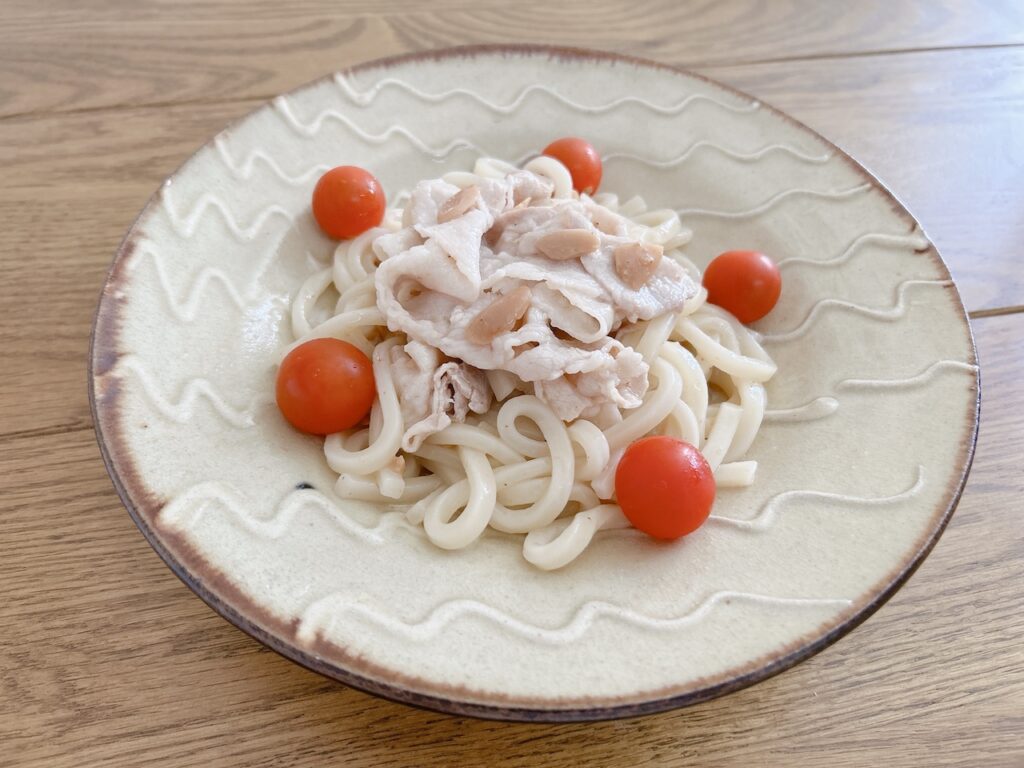 具麺 ザクザクナッツごまだれをうどんにかけて実食