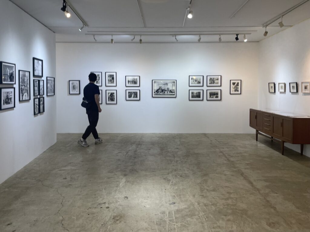 JIKE STUDIOギャラリーでの展示の様子。2025年7月撮影。